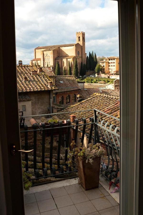 סיינה Dama Charming Apartment 100M From Piazza Del Campo מראה חיצוני תמונה